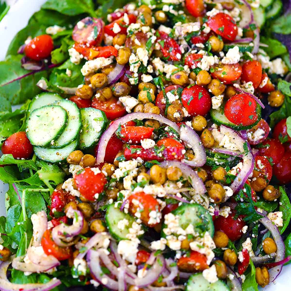 Za'atar Roasted Chickpea Salad: A Hearty Mediterranean Main